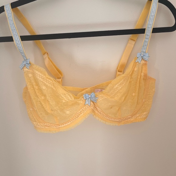 Victoria’s Secret Underwire 36D bra - Picture 1 of 3